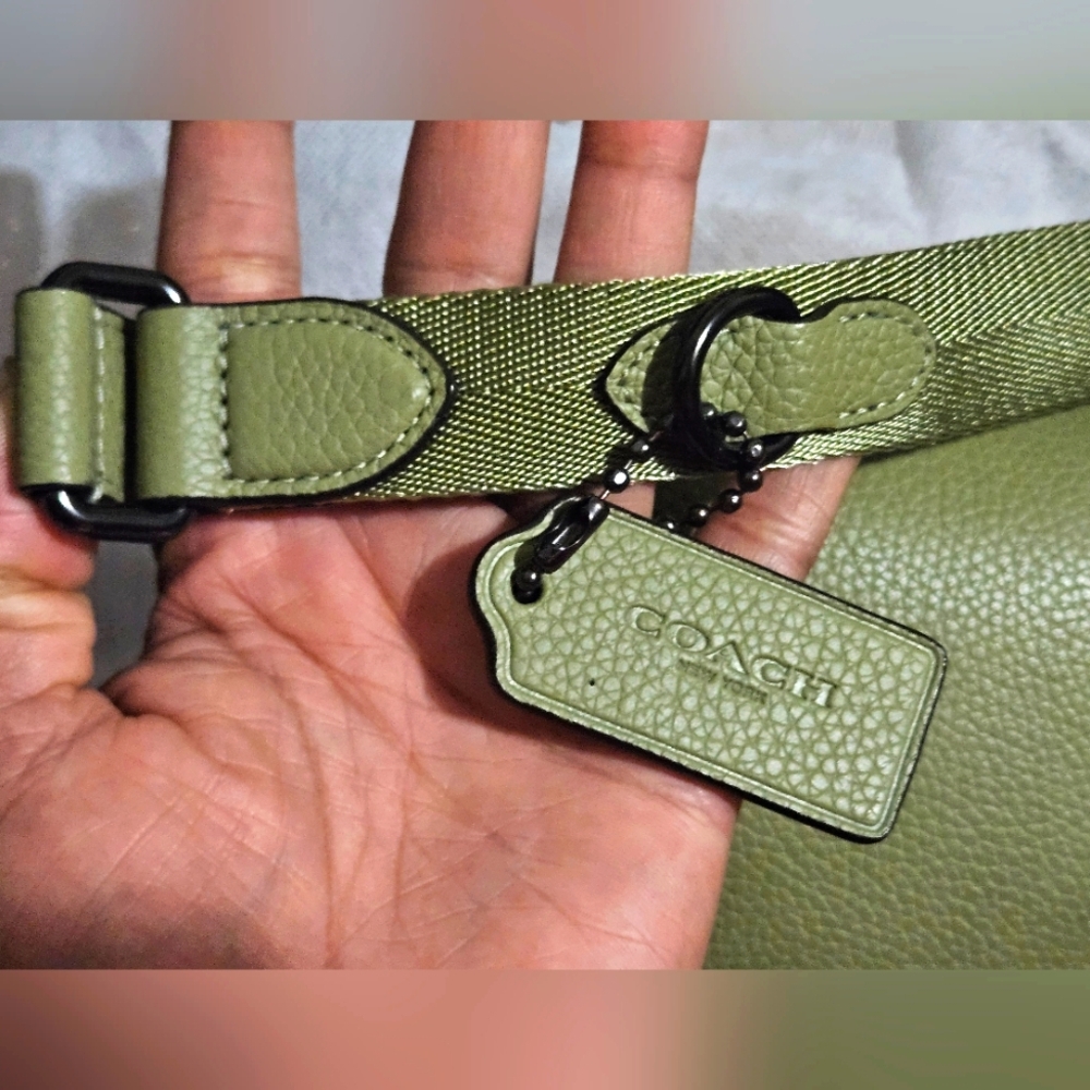 BRAND NEW Charter Belt Bag - Picture 8 of 8